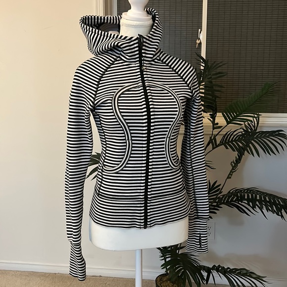 lululemon athletica Jackets & Blazers - lulu jacket